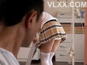 Bố dượng khốn nạn và hai con cưng xinh đẹp